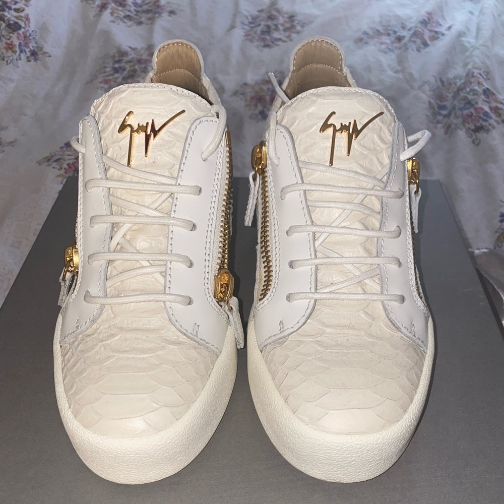 Giuseppe Sneakers 🤍🤎